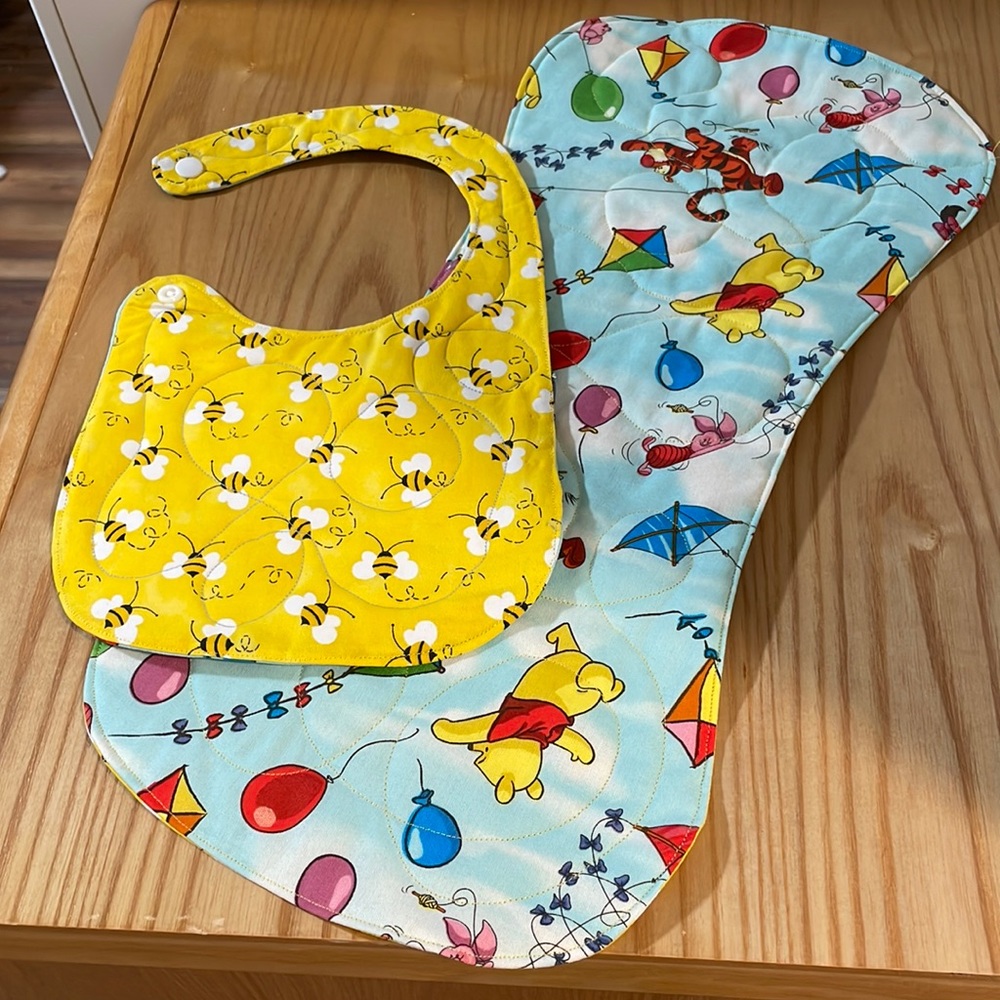 Baby Bib and Burp Cloth Set; New; Home made; Disney; Winnie The Pooh